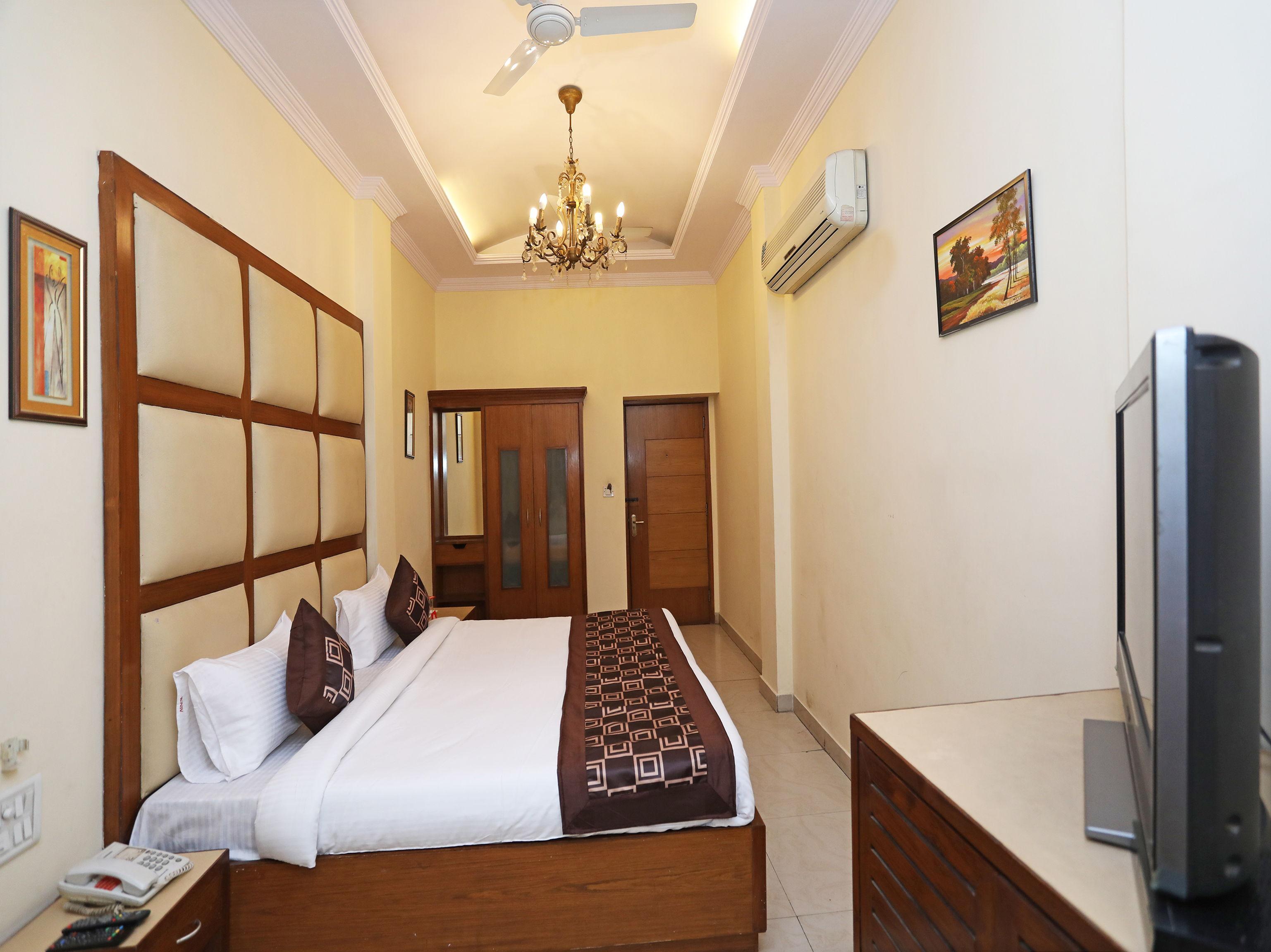 Capital O 10750 Hotel Vivek Neu-Delhi Exterior foto