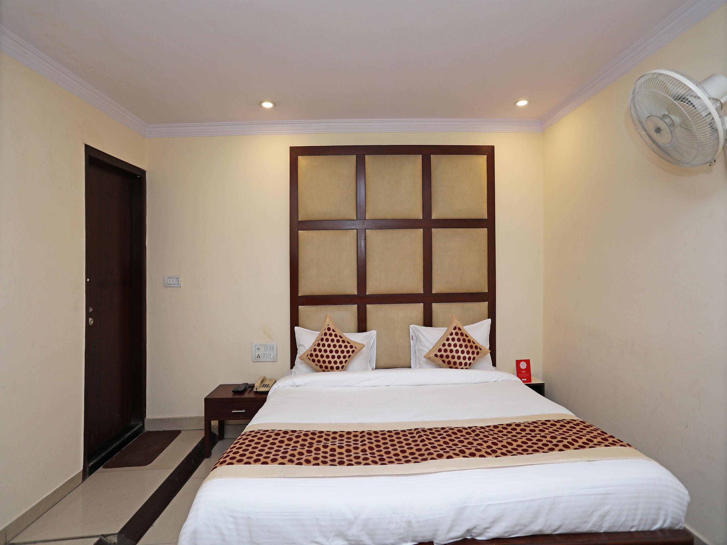 Capital O 10750 Hotel Vivek Neu-Delhi Exterior foto